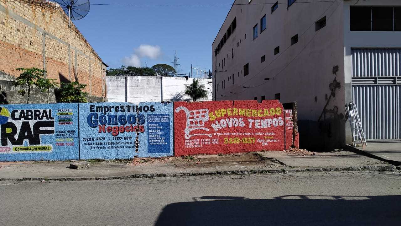 Camacã: Prefeitura derruba muro da rua Carlos Gomes para nova via de acesso
